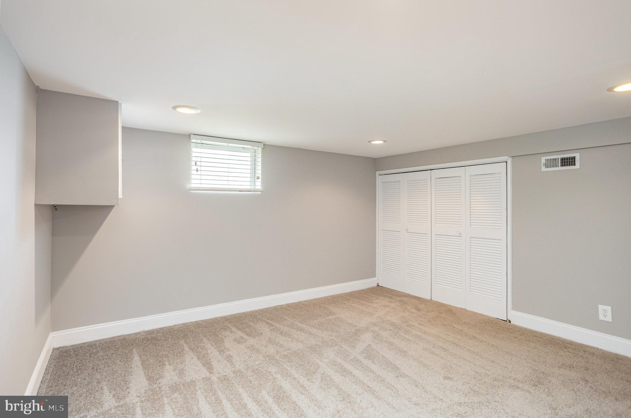 348 Poplar Road Essex, MD 21221 - Photo 30 of 37 Gallery Image 30