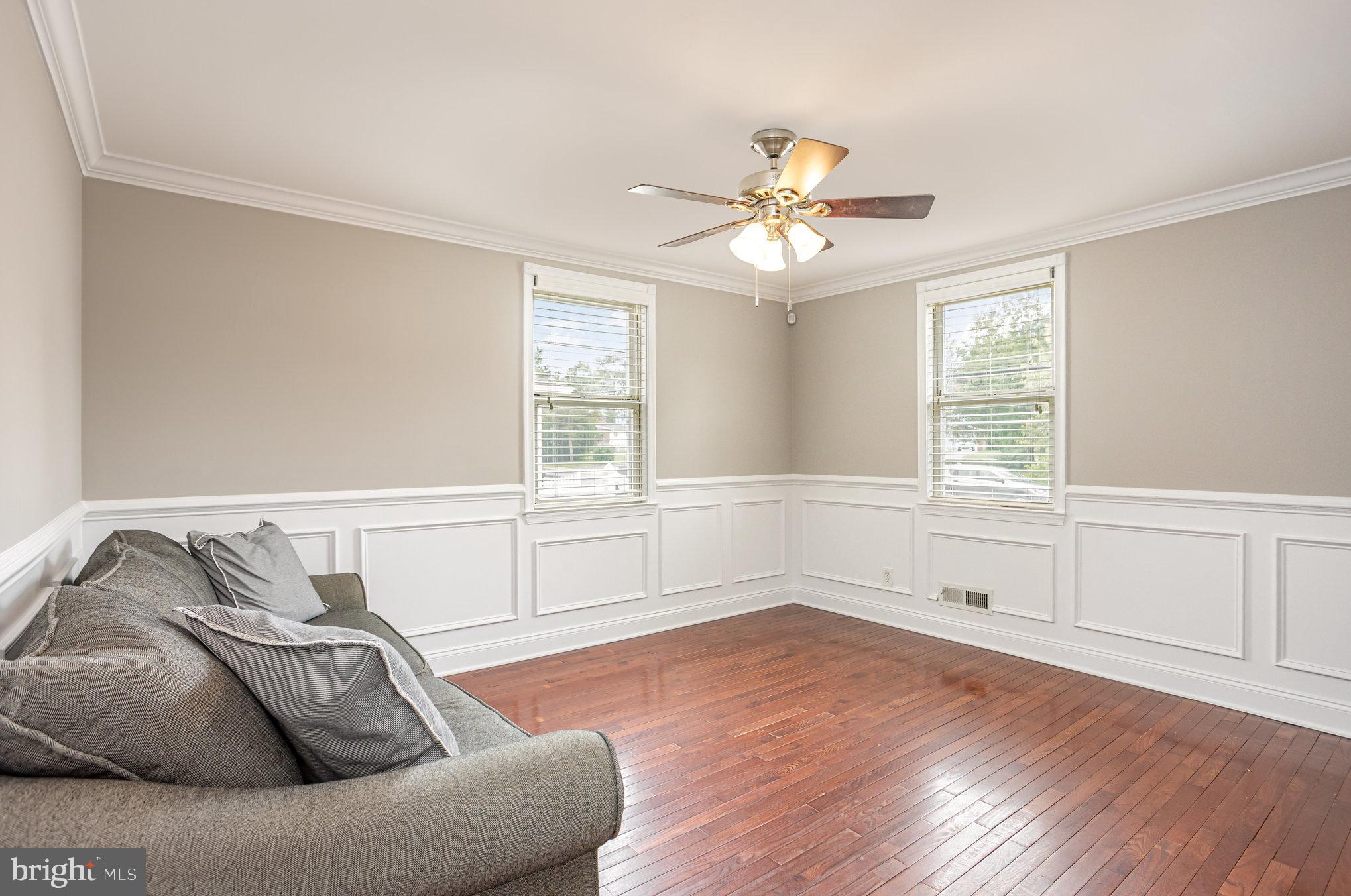 348 Poplar Road Essex, MD 21221 - Photo 4 of 37 Gallery Image 4