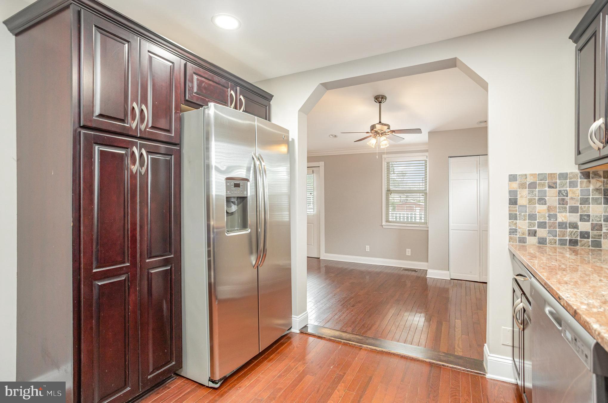 348 Poplar Road Essex, MD 21221 - Photo 6 of 37 Gallery Image 6