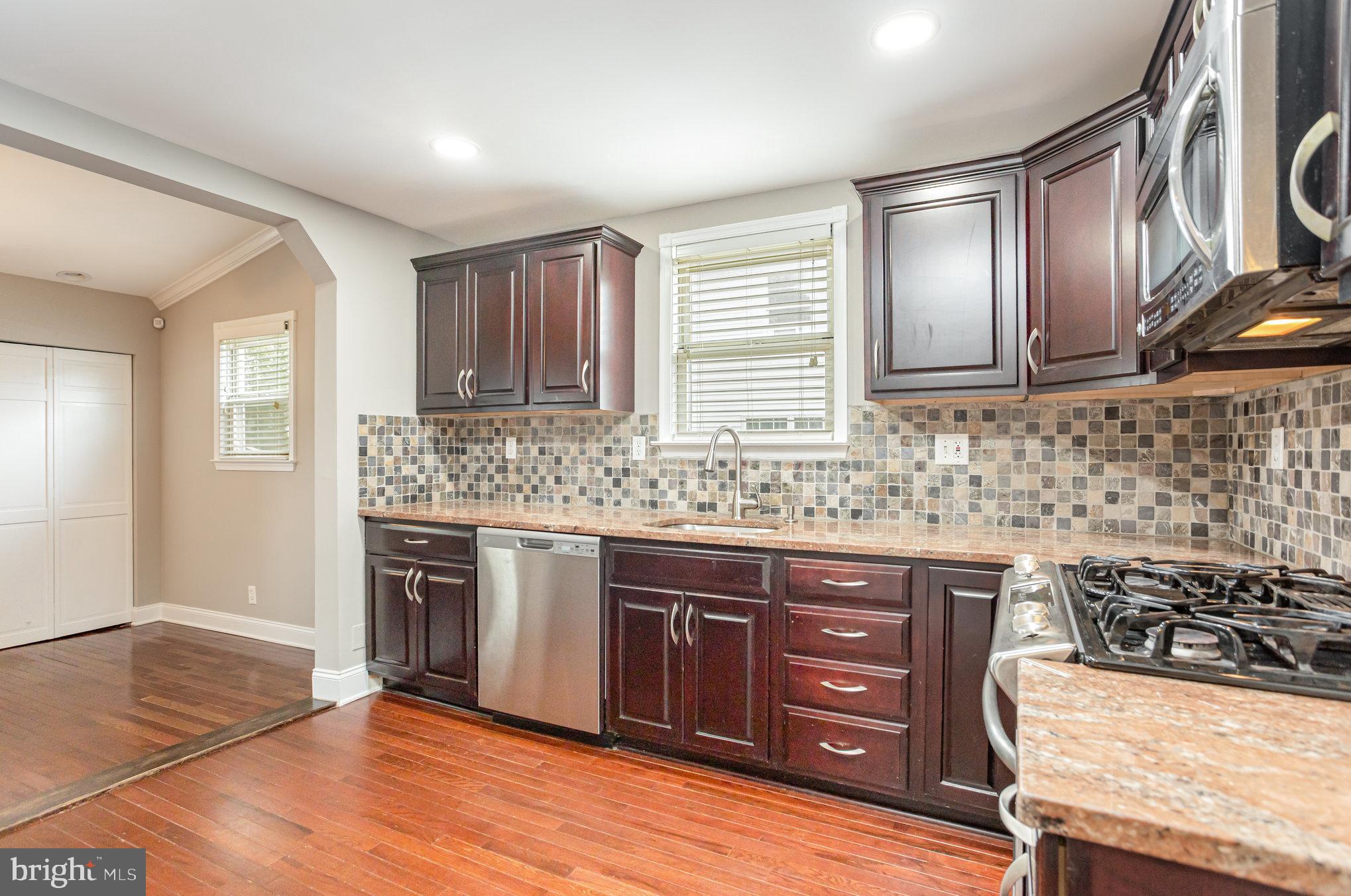 348 Poplar Road Essex, MD 21221 - Photo 7 of 37 Gallery Image 7