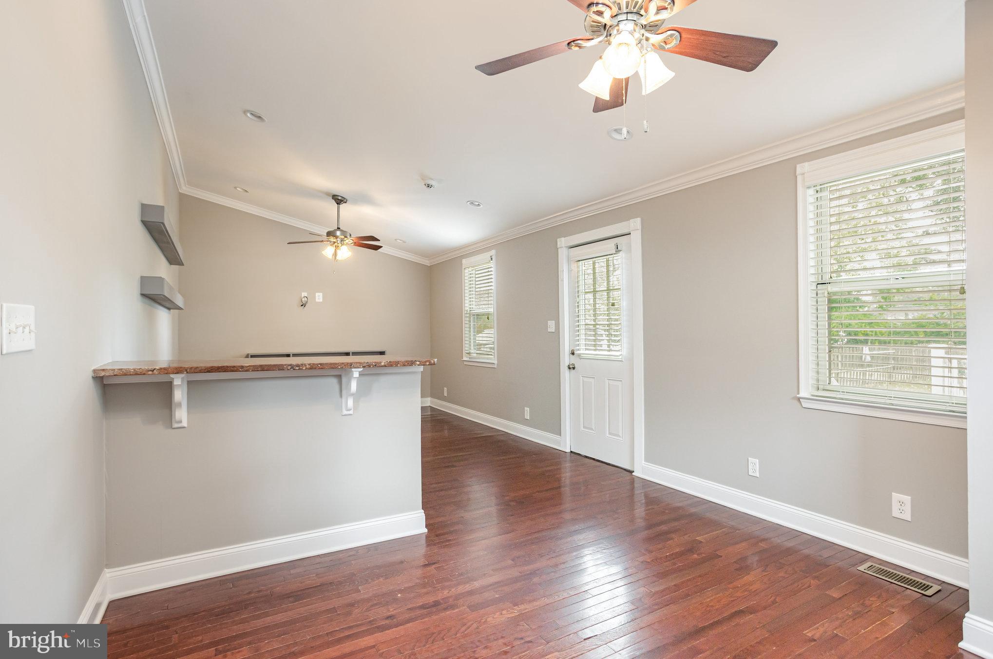 348 Poplar Road Essex, MD 21221 - Photo 9 of 37 Gallery Image 9