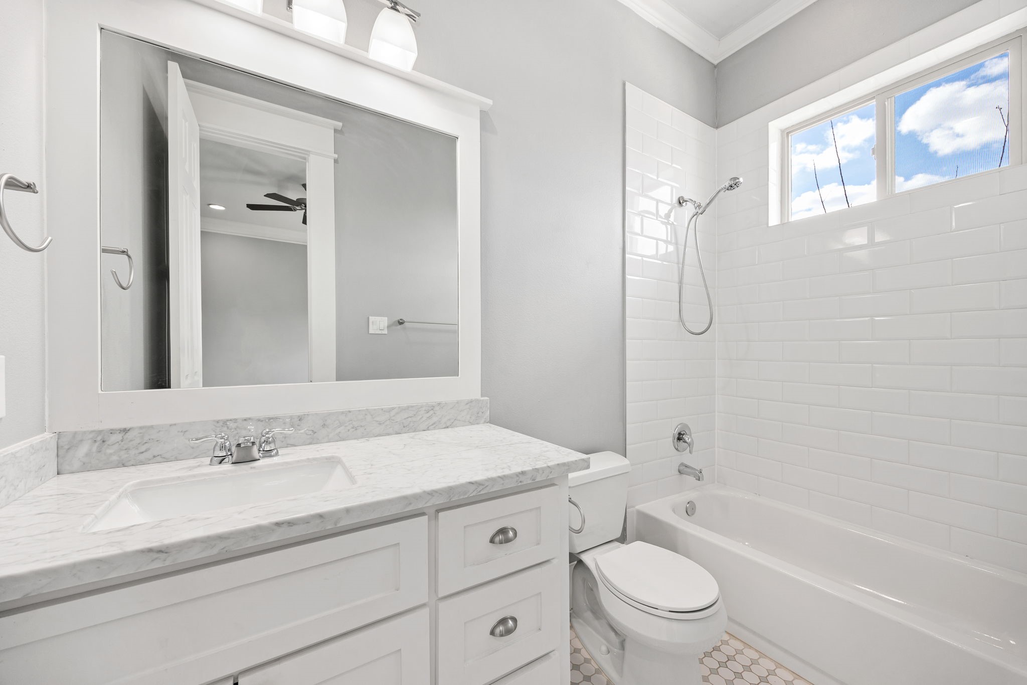 519 East 28th Street Houston, TX 77008 - Photo 26 of 35
