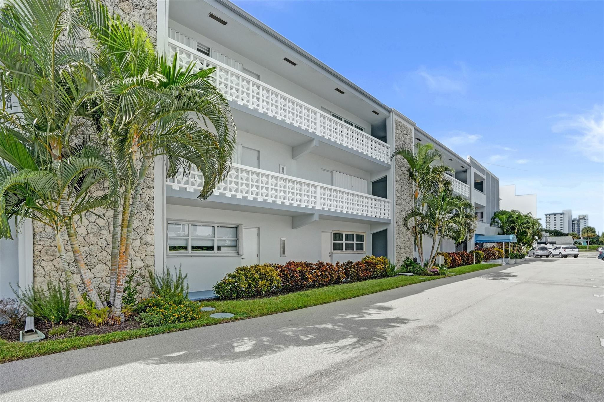 1001 North Riverside Drive, Unit 304 Pompano Beach, FL 33062 - Photo 40 of 49 Photo 40