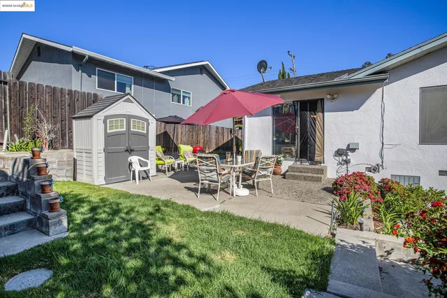 a view of outdoor space yard and patio