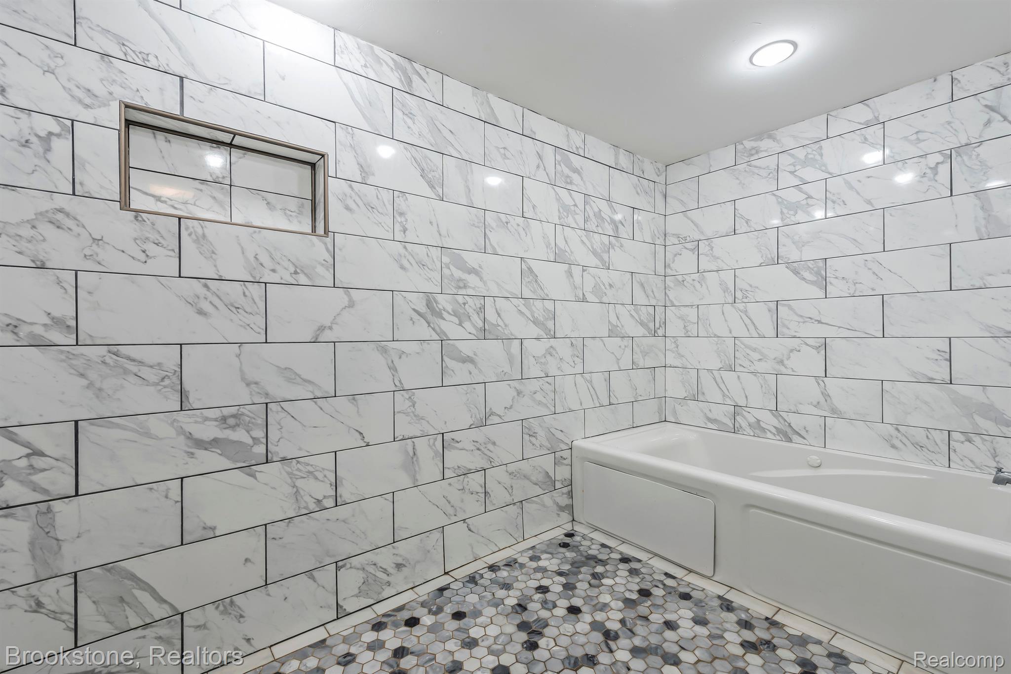 12352 Whittaker Road Milan, MI 48160 - Photo 18 of 29 Gallery Image 18