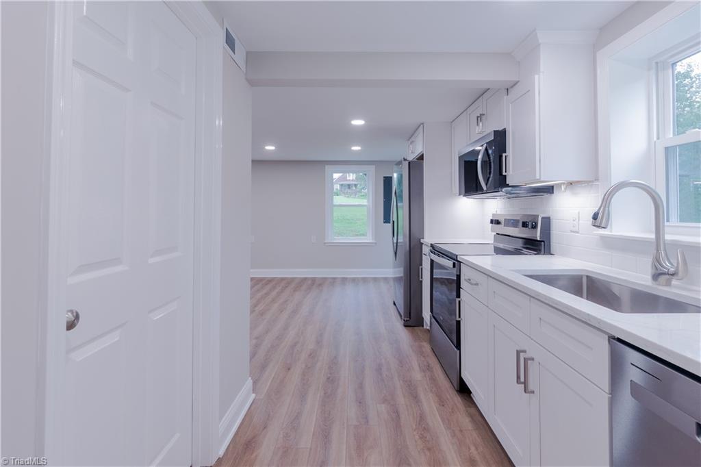 205 South Key Street Pilot Mountain, NC 27041 - Photo 25 of 37