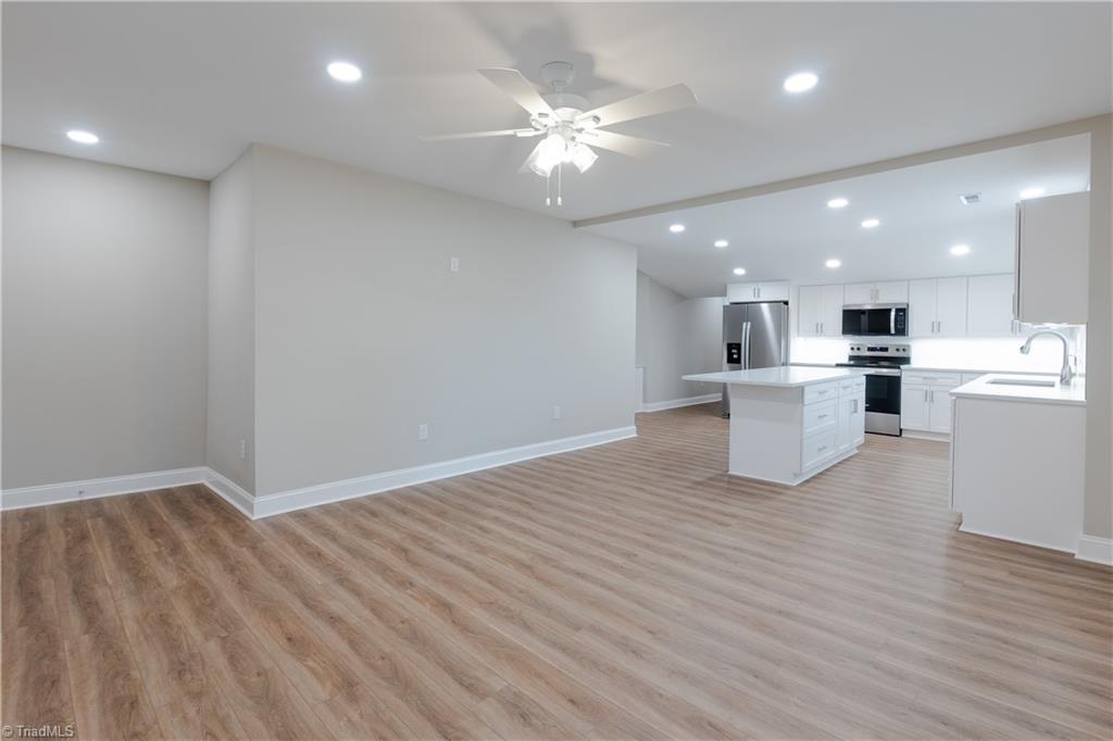 205 South Key Street Pilot Mountain, NC 27041 - Photo 6 of 37