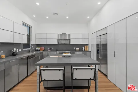 $3,895,000 | 613 Westmount Drive, West Hollywood, CA 90069