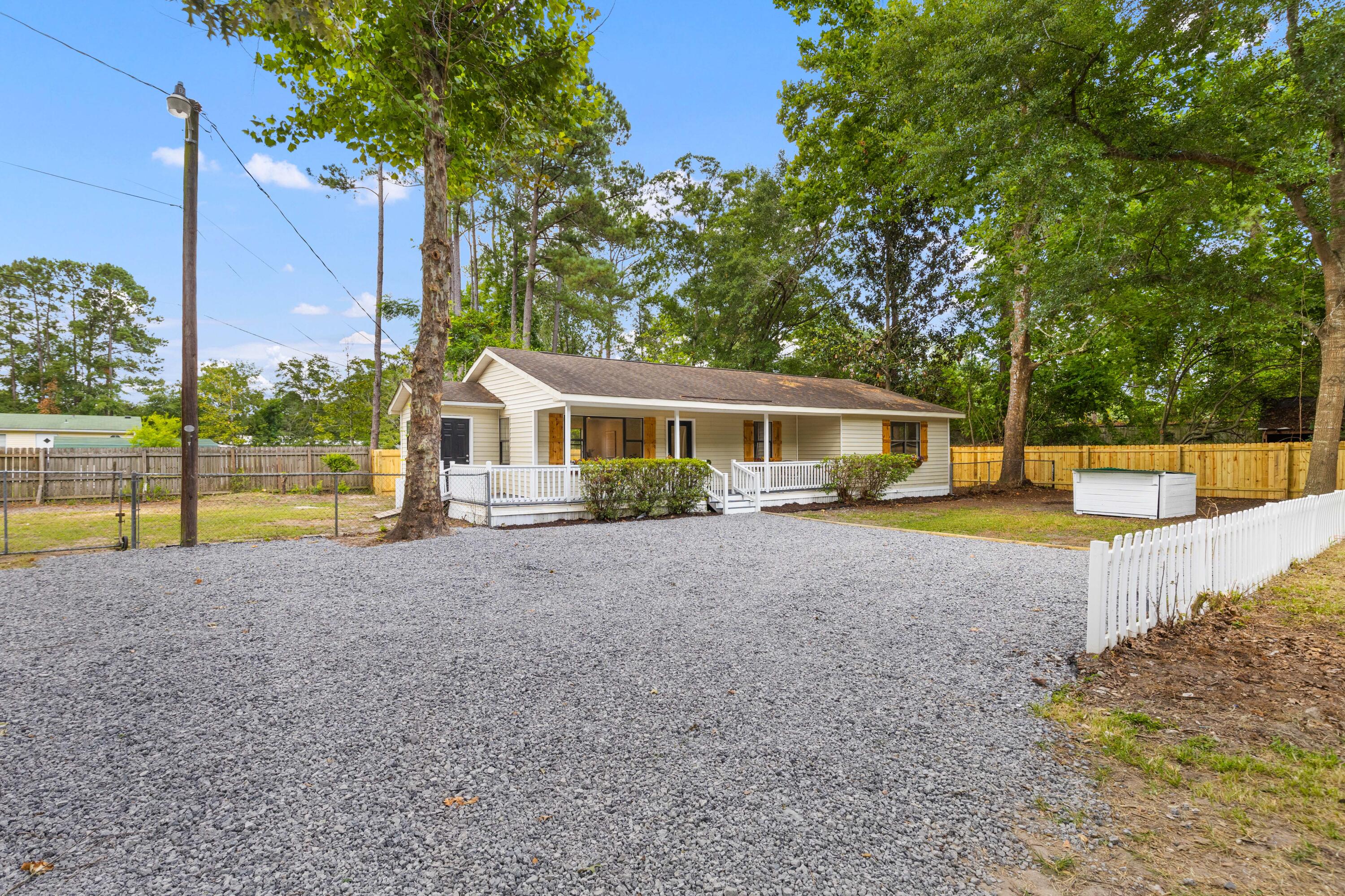 802 Royle Road Ladson, SC 29456 - Photo 3 of 30 1G1A4886