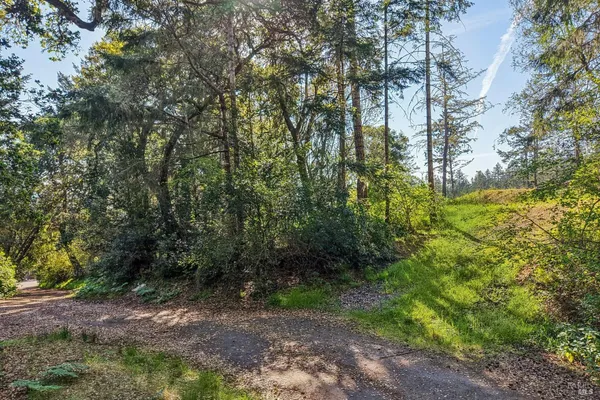 $1,525,000 | 70 Fox Drive, Point Reyes Station, CA 94956