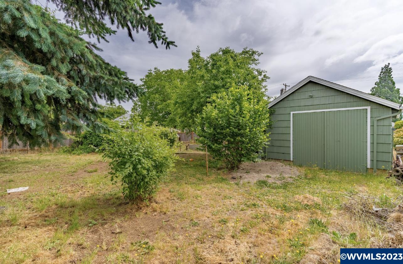 1441 Southwest Hayter Street Dallas, OR 97338 - Photo 18 of 20 Gallery Image 18