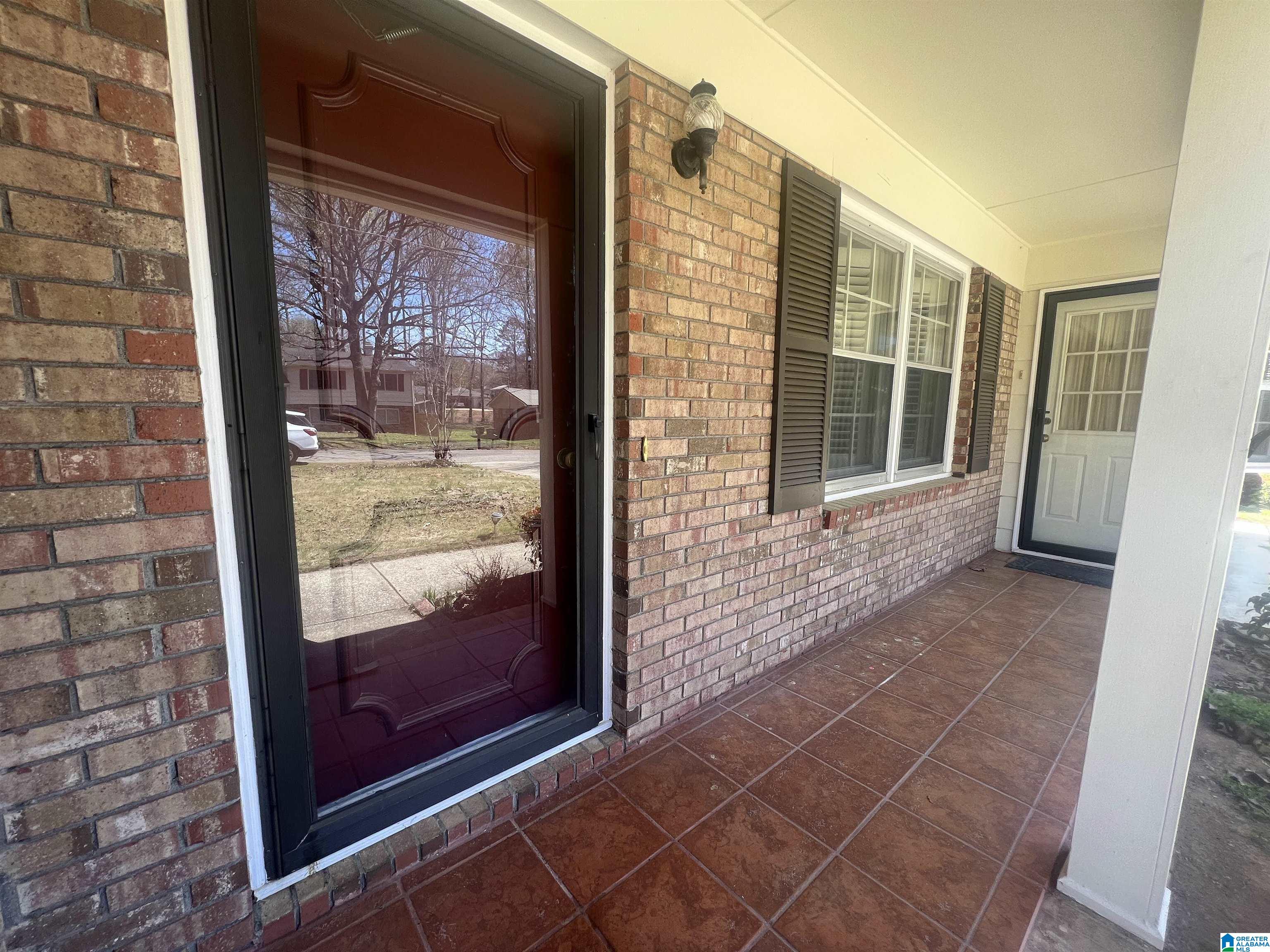 913 Hilton Road Anniston, AL 36207 - Photo 2 of 21