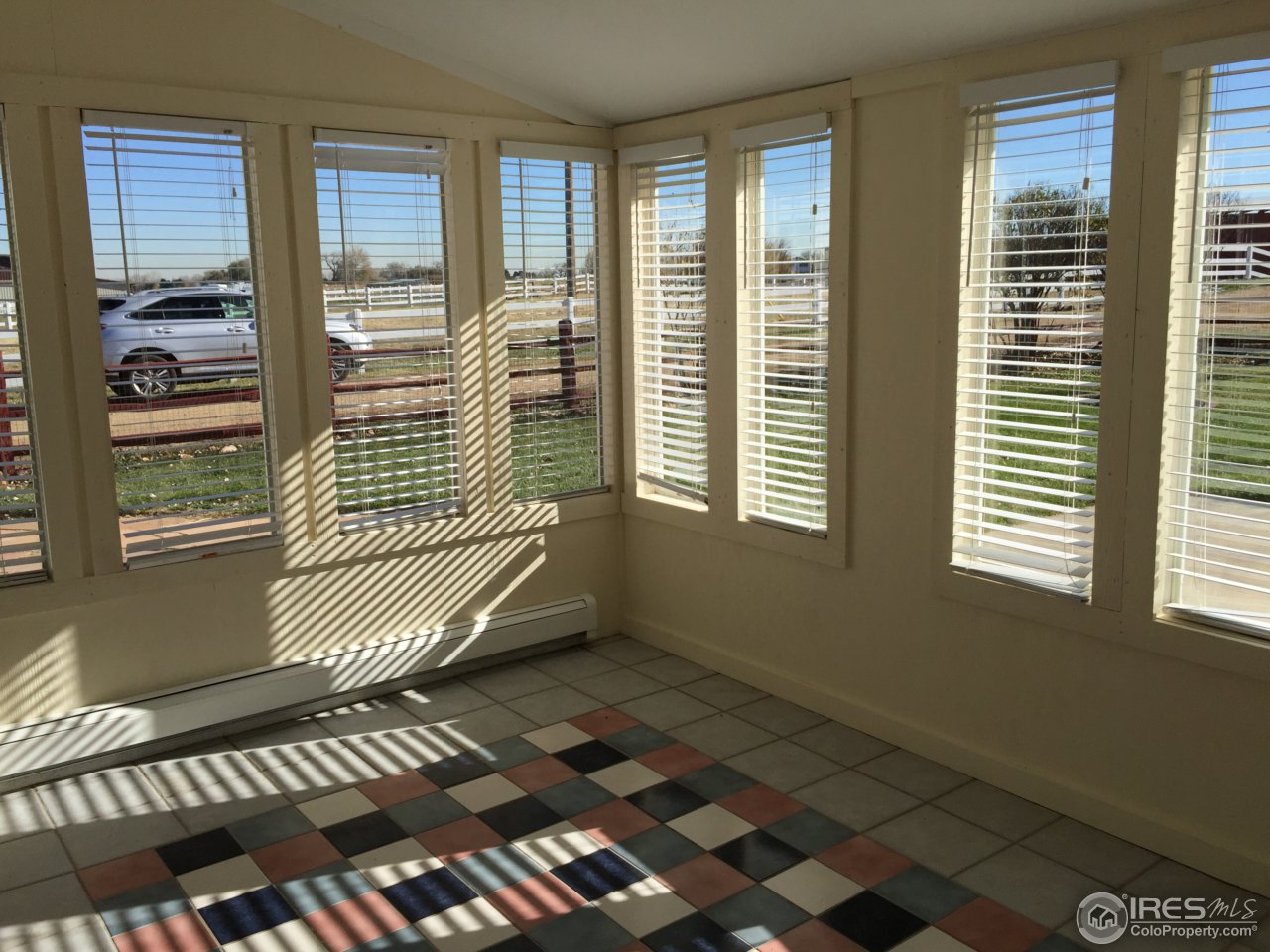 7500 Plateau Road Longmont, CO 80503 - Photo 11 of 20 Sun room