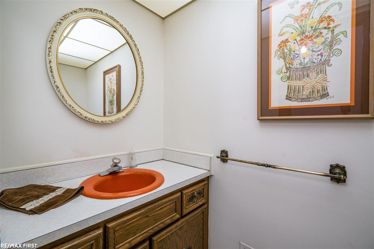 2098 Chalet Drive Rochester Hills, MI 48309 - Photo 16 of 36