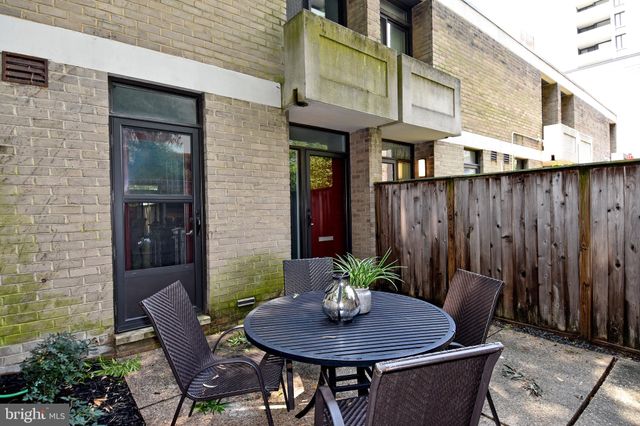 $789,000 | 447 N Street Southwest, Washington, DC 20024