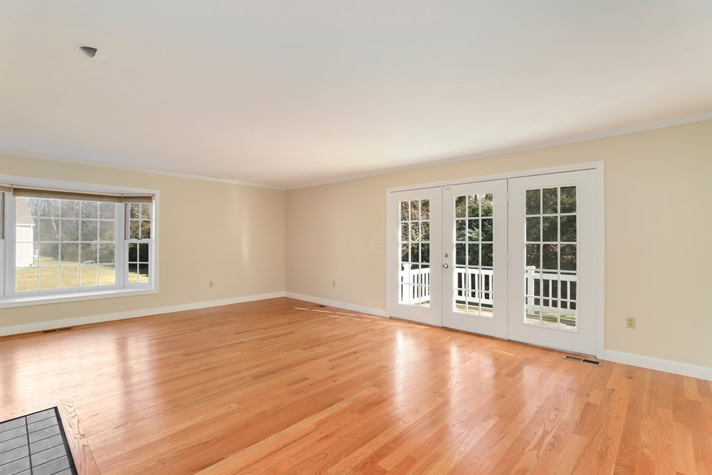 10 Preacher Road, Unit 10 Milton, MA 02186 - Photo 3 of 21 Gallery Image 3