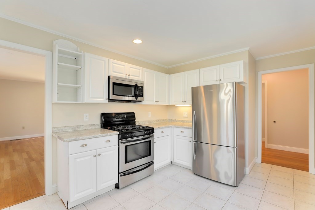 10 Preacher Road, Unit 10 Milton, MA 02186 - Photo 7 of 21 Gallery Image 7