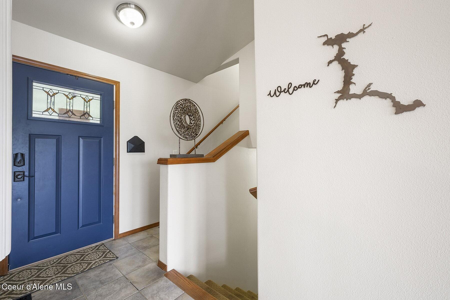 19820 South Alcan Road Coeur D'Alene, ID 83814 - Photo 28 of 81 Welcoming Entryway