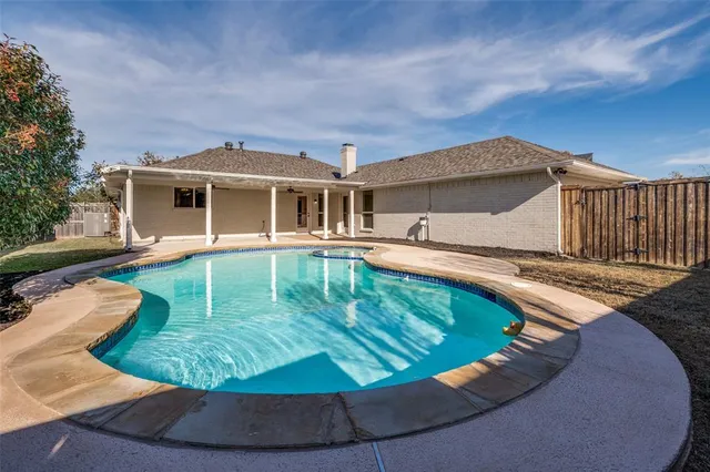 $454,000 | 2316 Daybreak Drive, Dallas, TX 75287