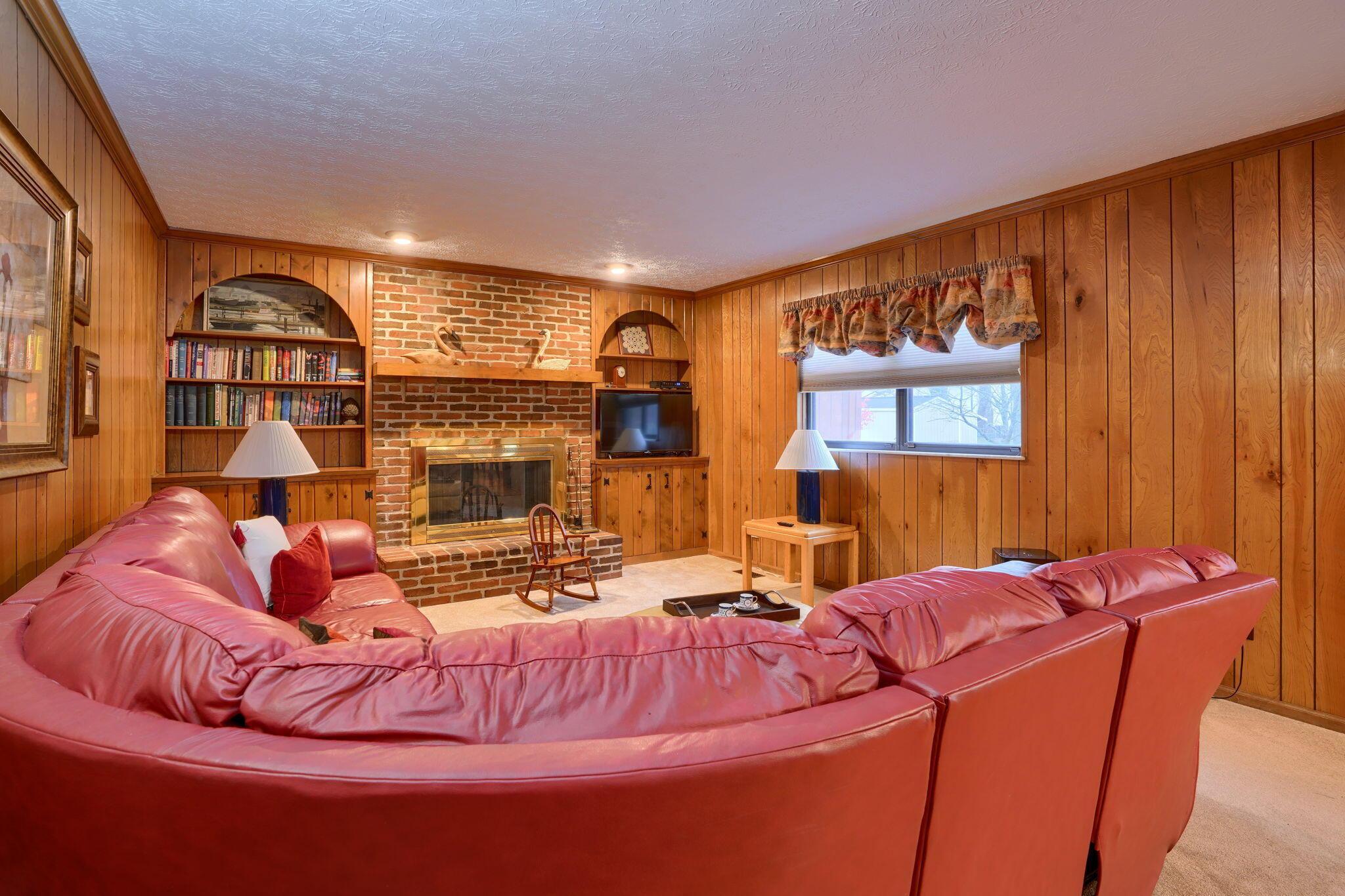 7770 Sanbrooke Road Dublin, OH 43016 - Photo 15 of 47 Family Room