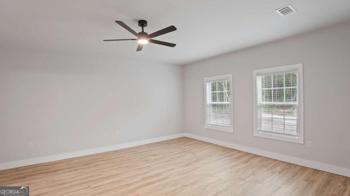 2021 Sparrow Lane Blackshear, GA 31516 - Photo 20 of 36