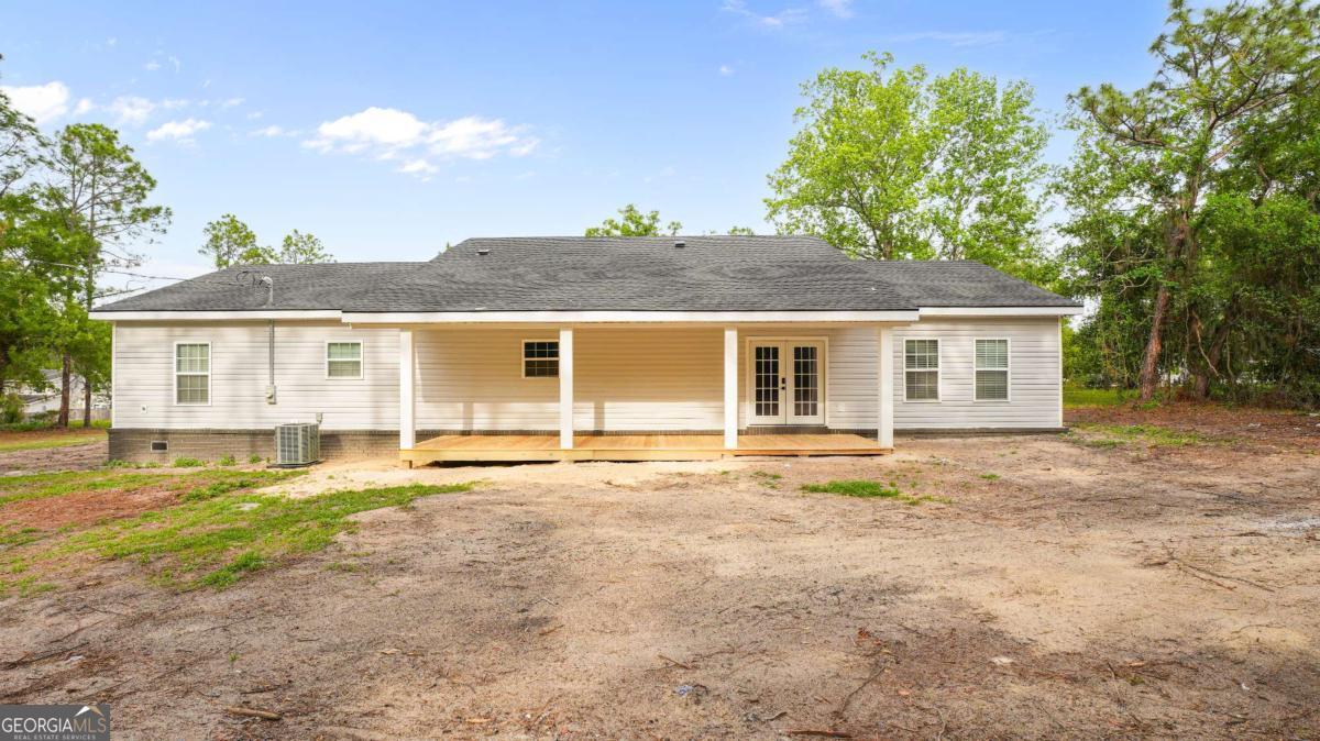 2021 Sparrow Lane Blackshear, GA 31516 - Photo 6 of 36
