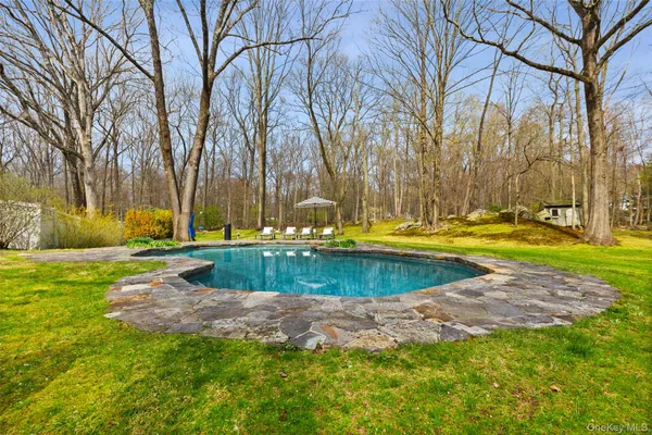 $1,295,000 | 137 Old Stone Hill Road, Pound Ridge, NY 10576