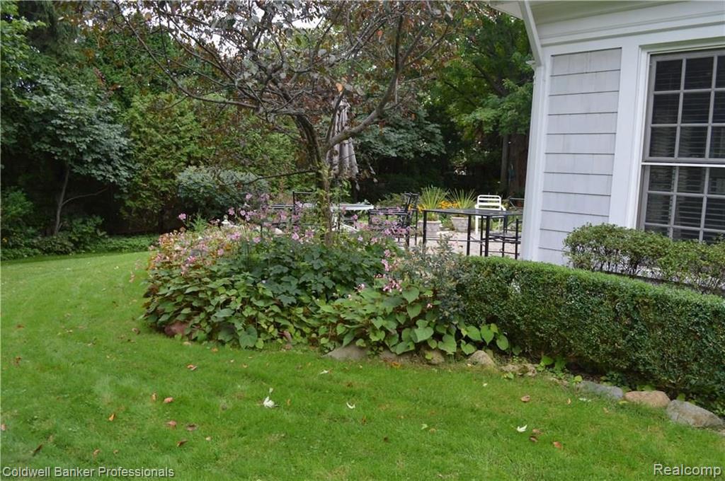 21 Beacon Hill Road Grosse Pointe Farms, MI 48236 - Photo 88 of 93