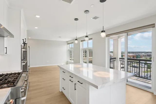 $5,500 | 18 Artisan Drive, Unit 402, Salem, NH 03079