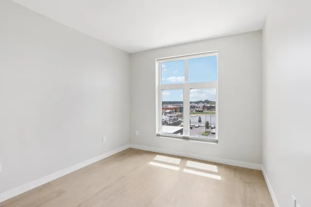 $5,500 | 18 Artisan Drive, Unit 402, Salem, NH 03079