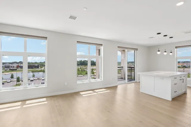 $5,500 | 18 Artisan Drive, Unit 402, Salem, NH 03079