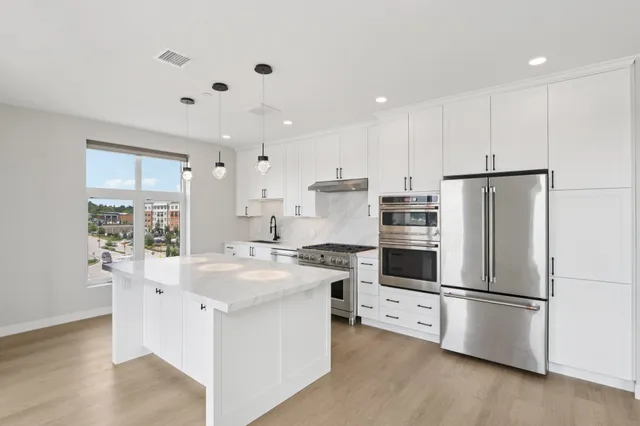 $5,500 | 18 Artisan Drive, Unit 402, Salem, NH 03079