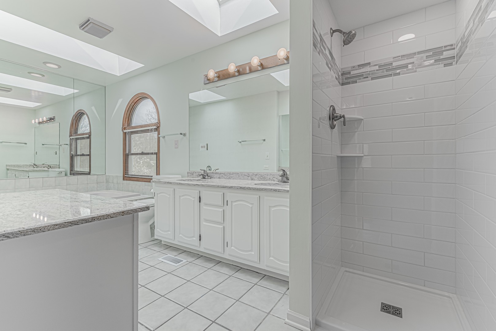 382 Beverly Road Barrington, IL 60010 - Photo 23 of 40 Gallery Image 23