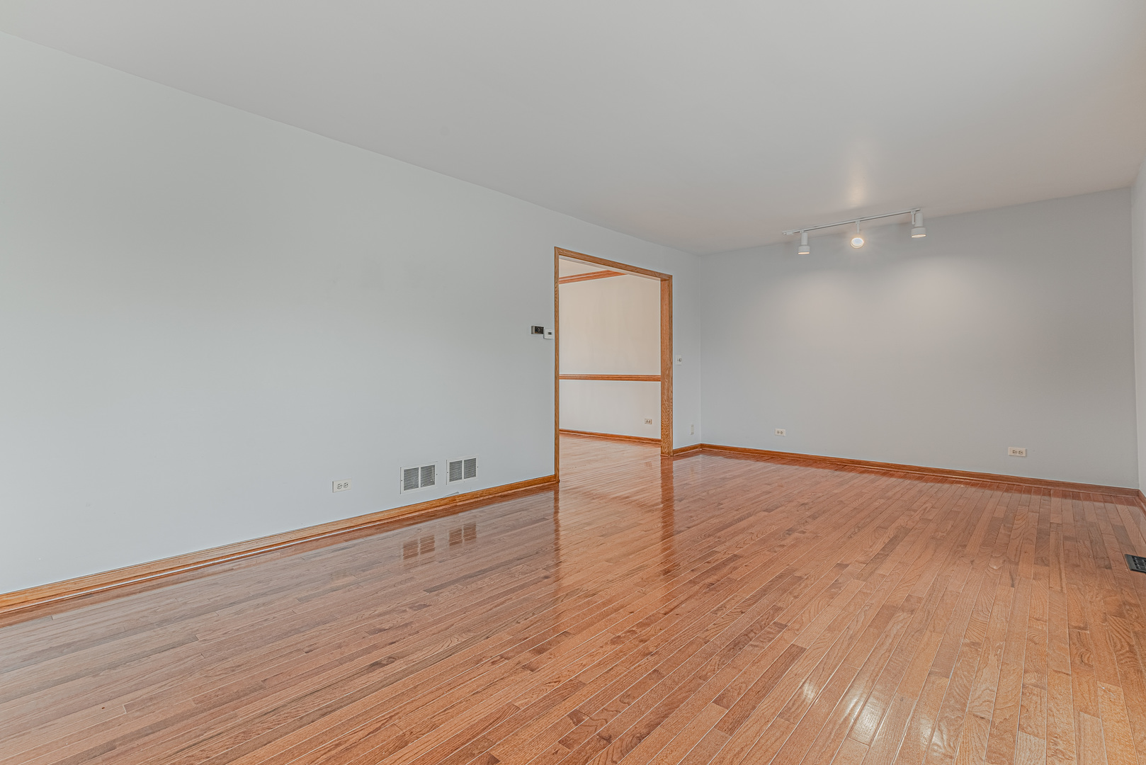 382 Beverly Road Barrington, IL 60010 - Photo 5 of 40 Gallery Image 5