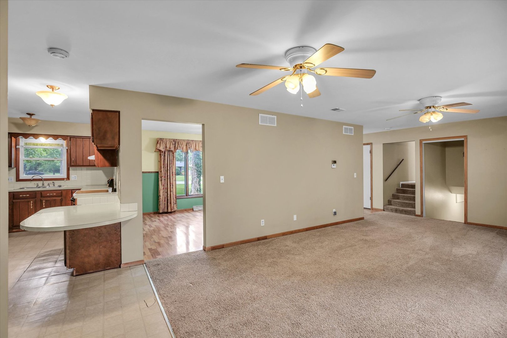 1106 Riverside Court Mahomet, IL 61853 - Photo 12 of 46 Gallery Image 12