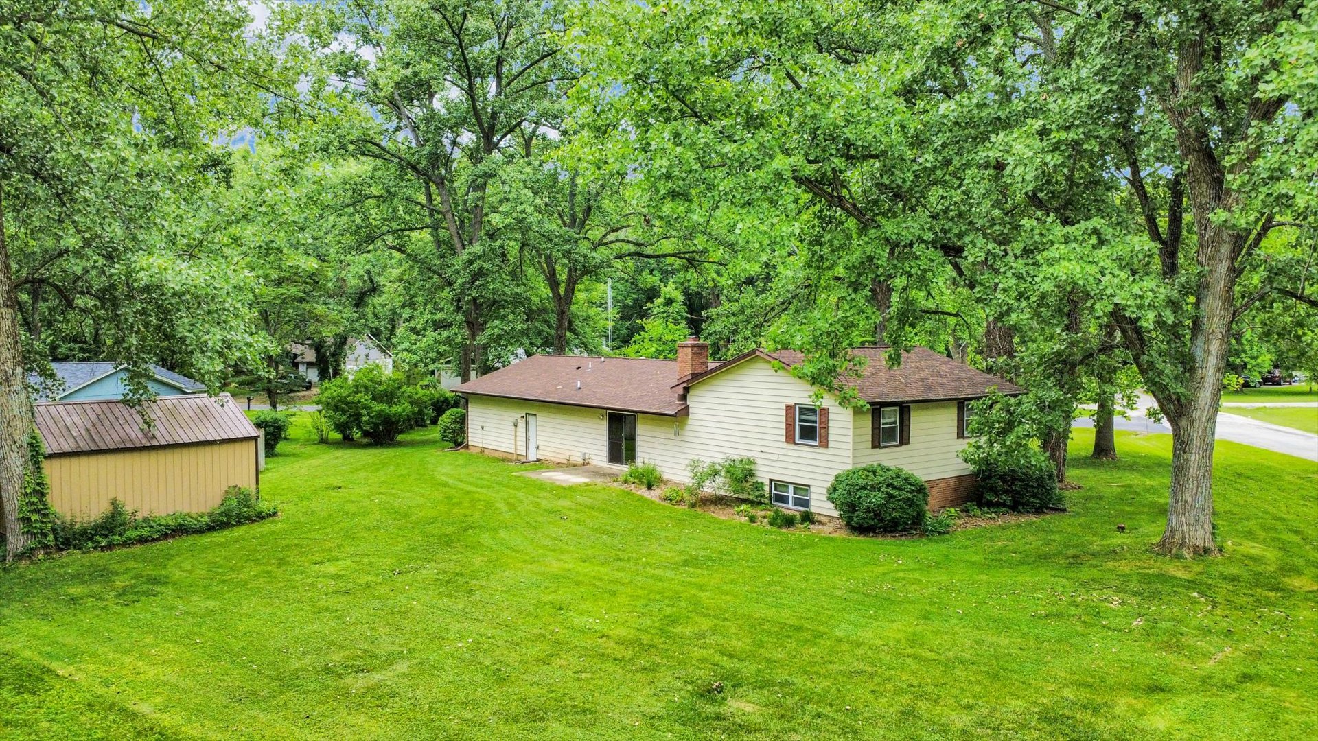 1106 Riverside Court Mahomet, IL 61853 - Photo 4 of 46 Gallery Image 4