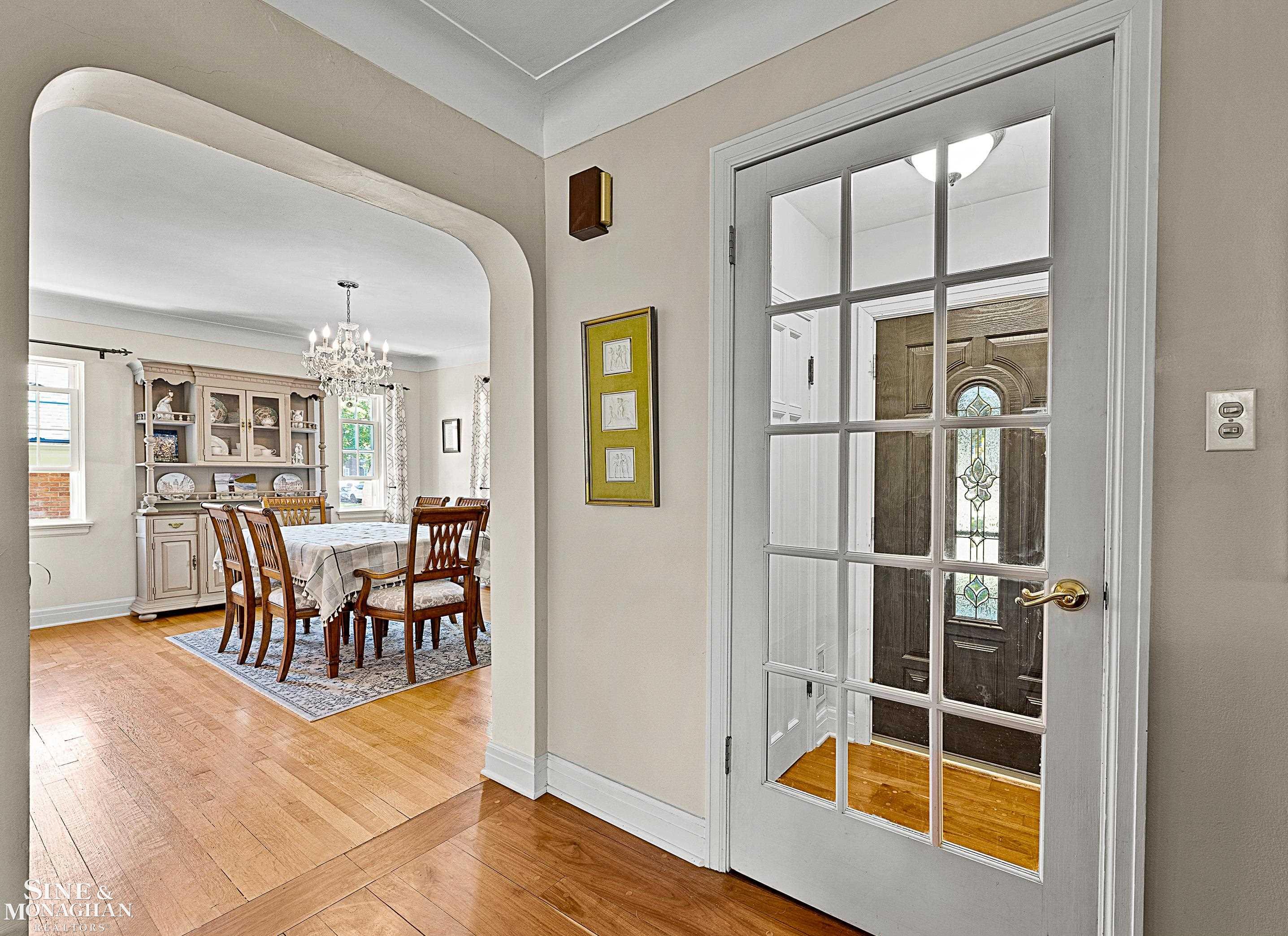 100 Roslyn Road Grosse Pointe Woods, MI 48236 - Photo 4 of 55