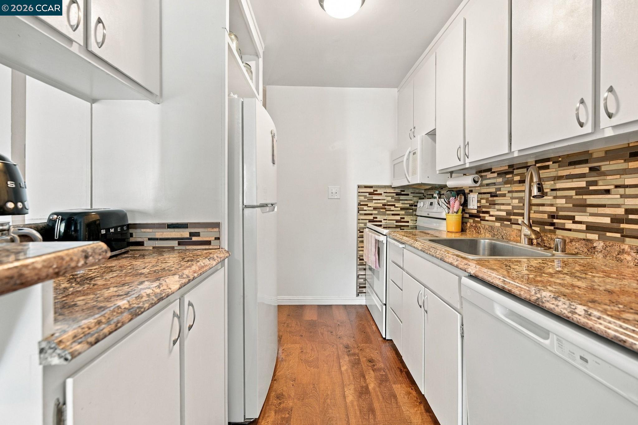 1036 Oak Grove Road, Unit 109 Concord, CA 94518 - Photo 9 of 24 Gallery Image 9