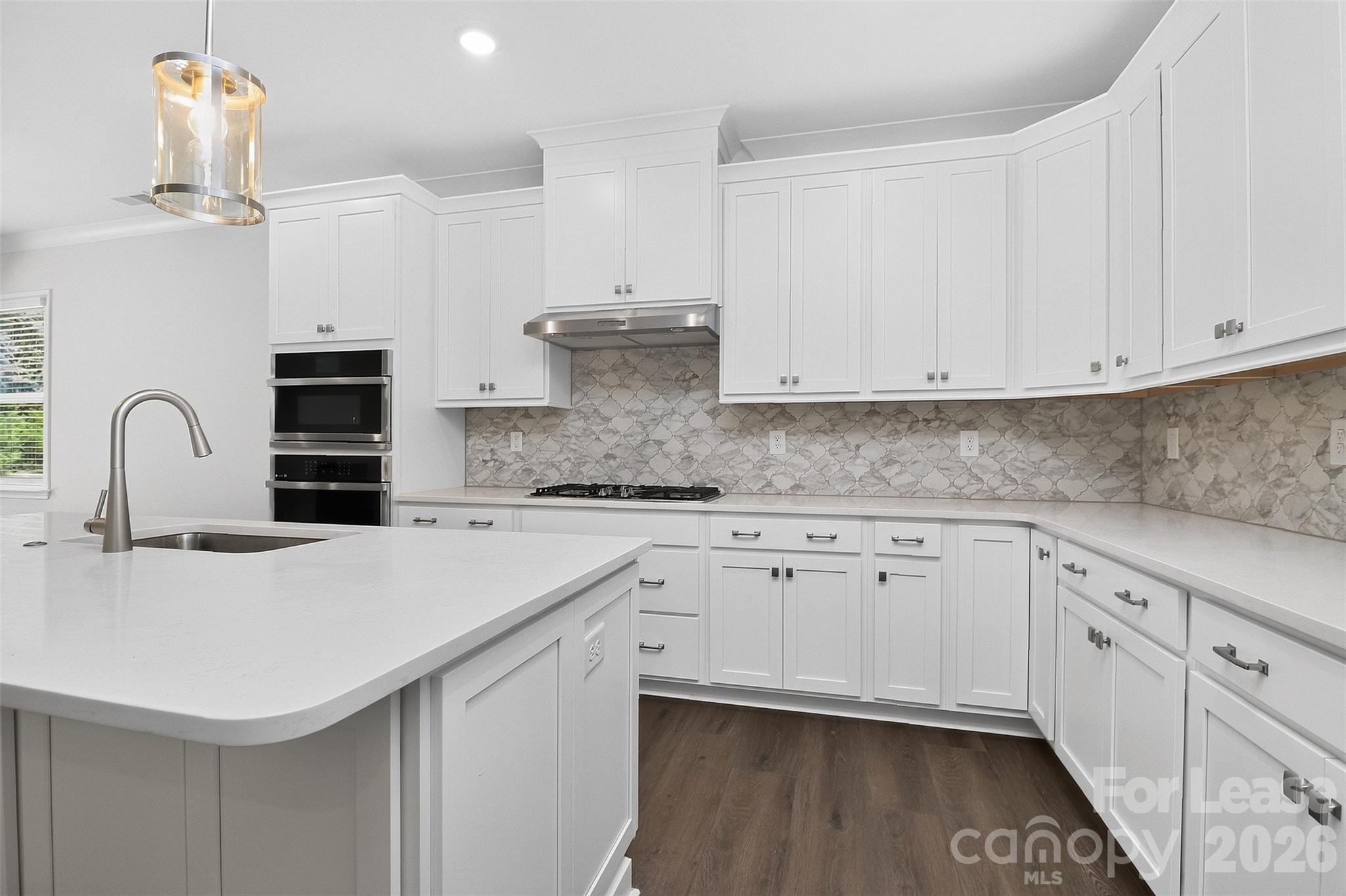 11225 Lochmere Road Charlotte, NC 28278 - Photo 4 of 44 Gallery Image 4
