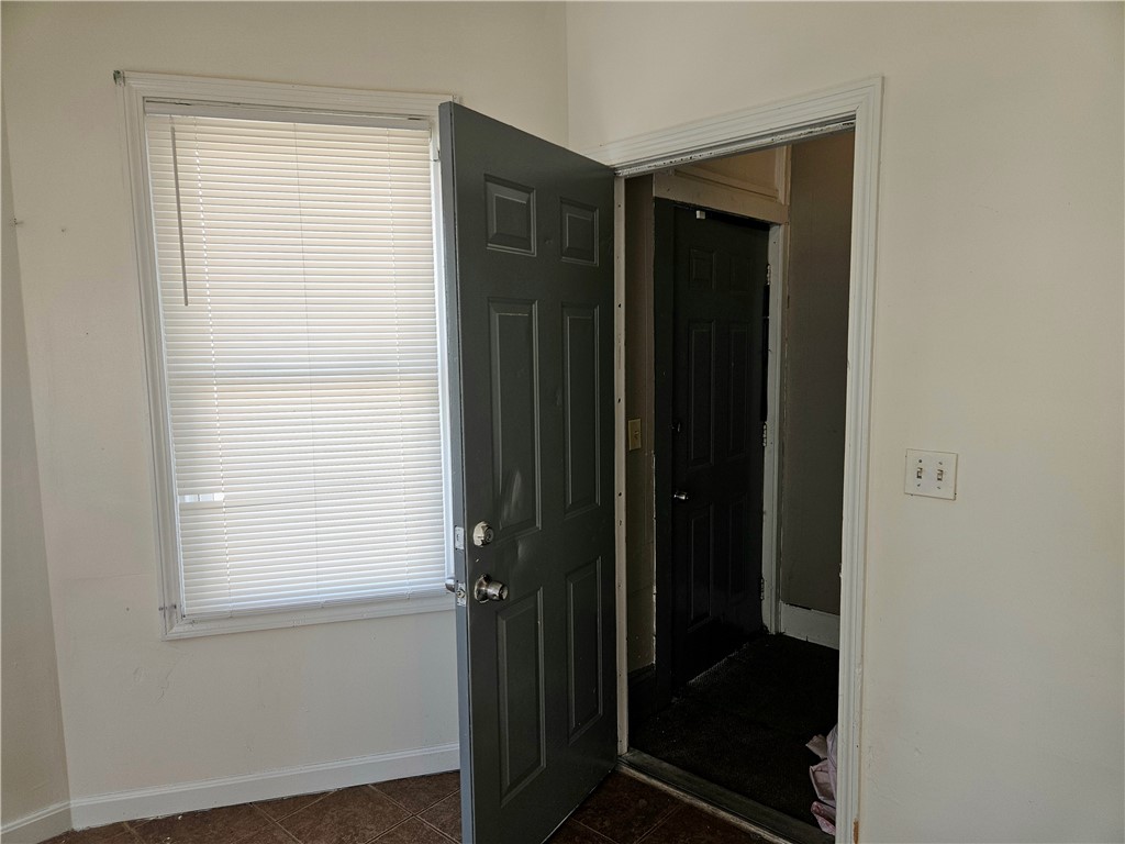 26 Inkerman Street Providence, RI 02908 - Photo 13 of 45 1st floor private