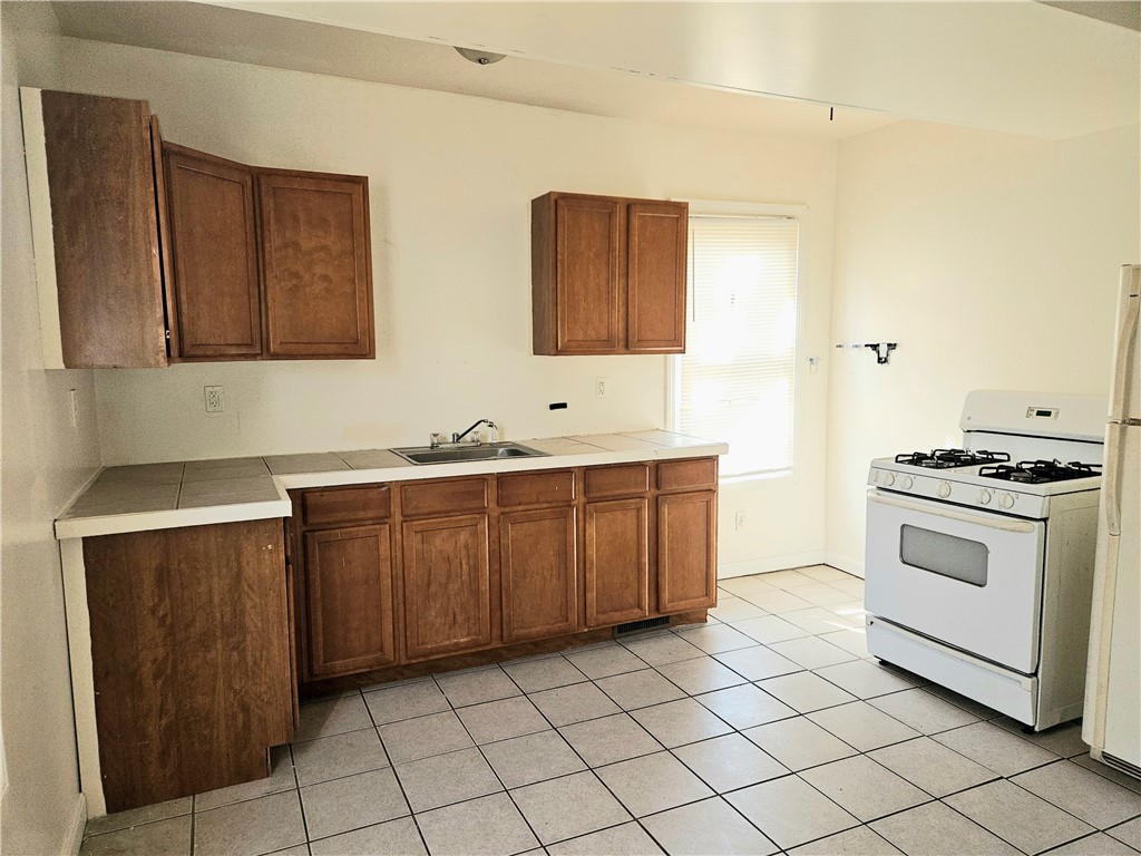 26 Inkerman Street Providence, RI 02908 - Photo 5 of 45 1st floor