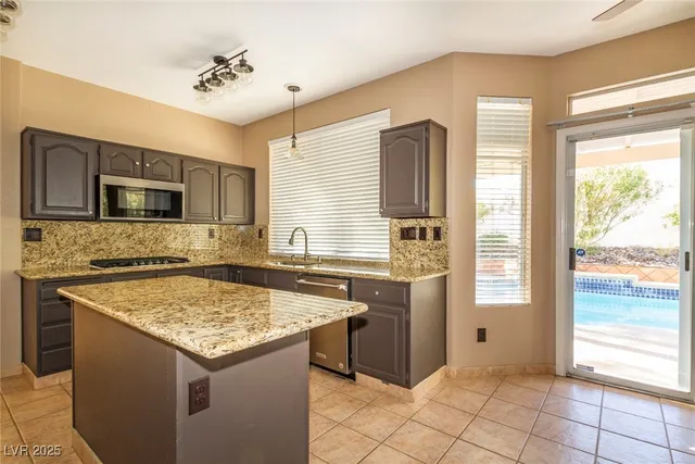 $3,895 | 2121 Whitebirch Lane, Las Vegas, NV 89134