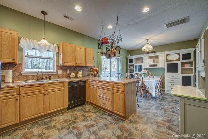 873 Raindrops Road Gastonia, NC 28054 - Photo 4 of 17