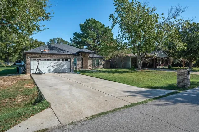 $259,900 | 914 Owhyhe Road, Tool, TX 75143