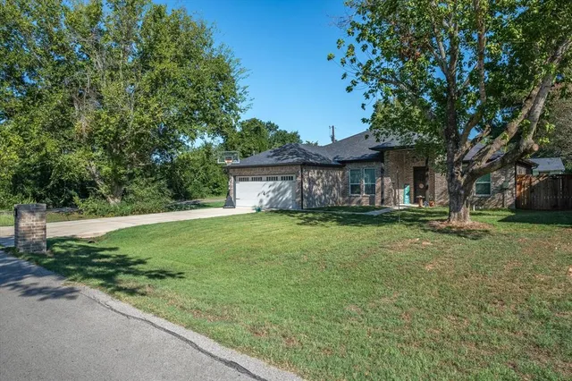 $259,900 | 914 Owhyhe Road, Tool, TX 75143