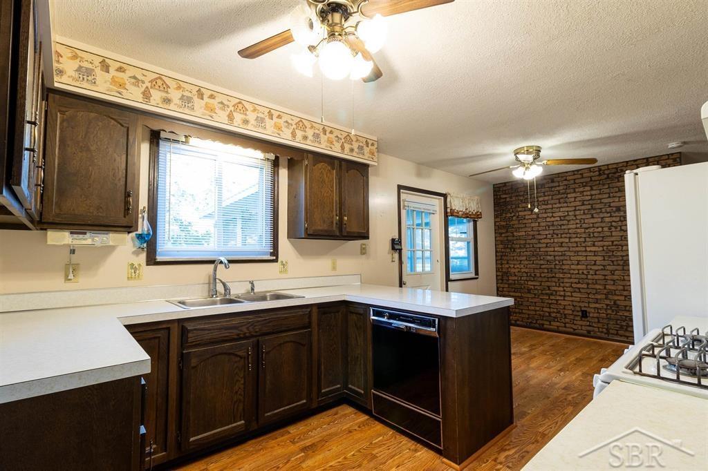 5944 Mackinaw Road Saginaw, MI 48604 - Photo 10 of 47 50121280-9.JPG