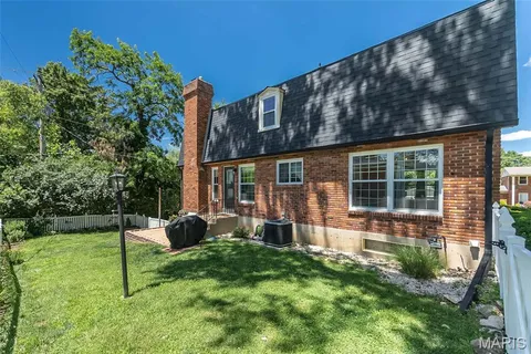 $475,000 | 9822 Meadowfern Drive, Crestwood, MO 63126