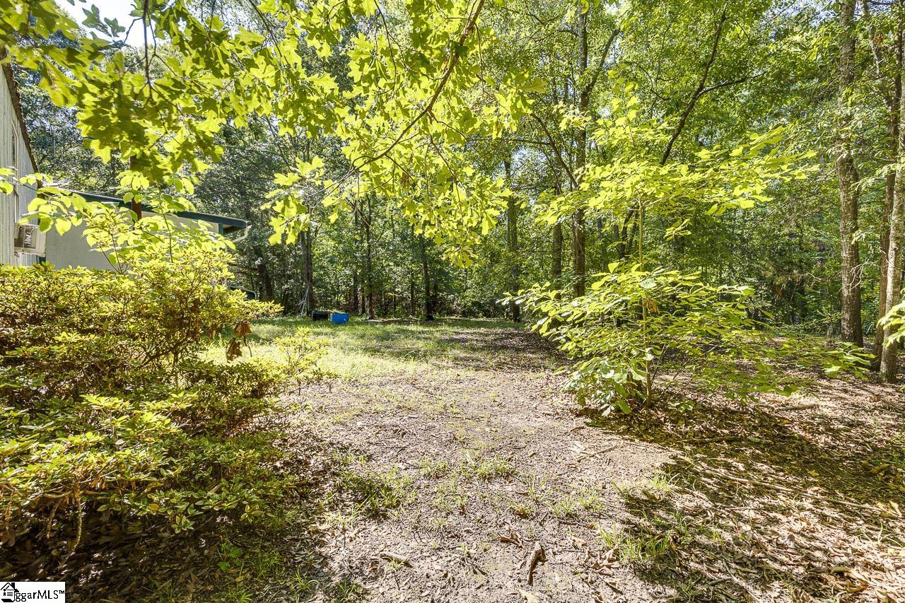 121 Lombarley Road Gray Court, SC 29645 - Photo 2 of 26