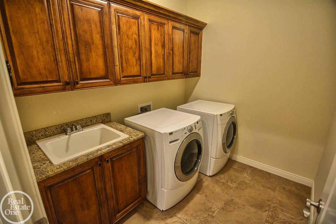 8908 Ridge Drive Washington, MI 48095 - Photo 20 of 58 31316461-19.JPG