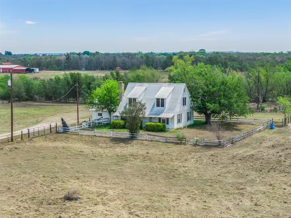 $800,000 | 763 Upper Elgin River Road, Elgin, TX 78621